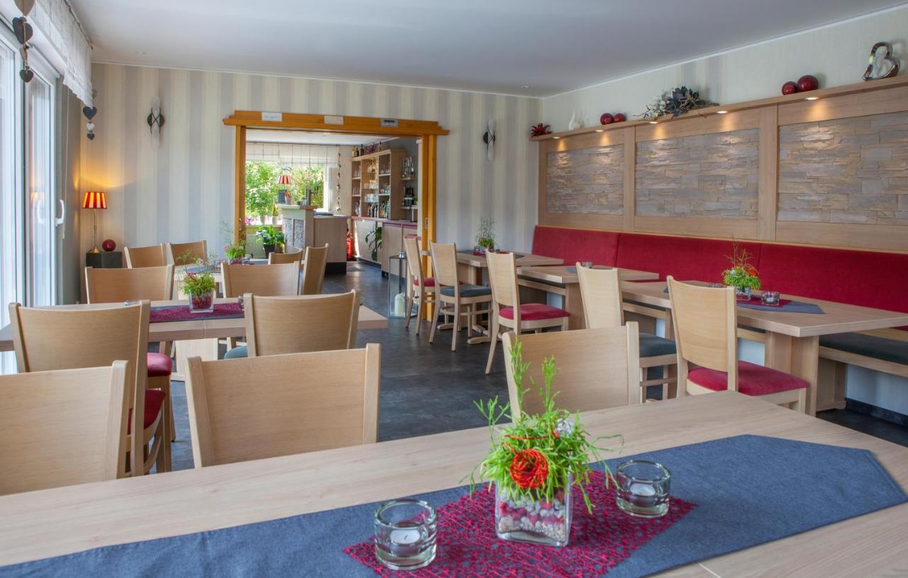 Hotel-Restaurant-Weingut Kapellenhof Klotten Exterior photo